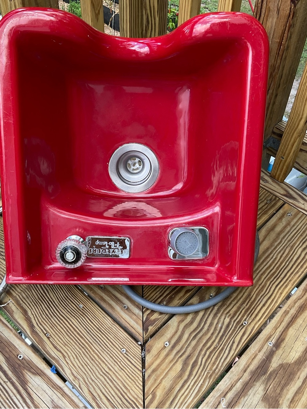 Belvedere Flo-Temp porcelain-enamel cast iron salon shampoo sink